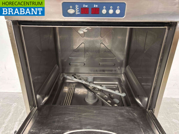 Stainless steel Metos Lux 60 EL Dishwasher Front Loader 400V Catering - Image 5