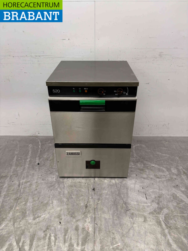 Stainless steel Zanussi 520 Dishwasher Dishwasher Front Loader 230V Catering