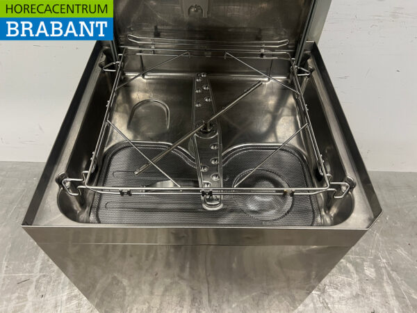 Stainless steel Zanussi Sliding dishwasher 400V Catering - Image 4