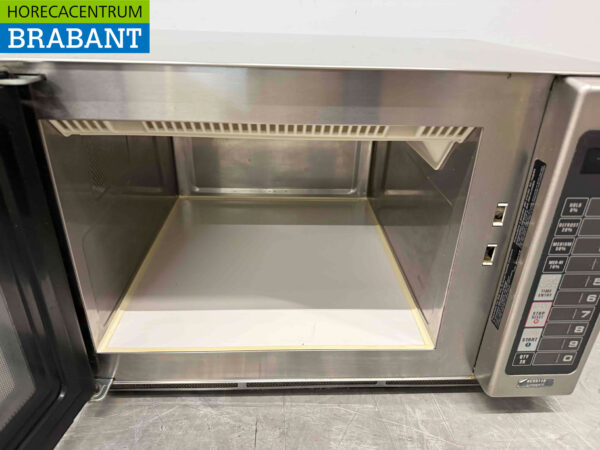 Stainless steel Amana RCS511A Microwave 1100 watts 230V Catering - Image 4
