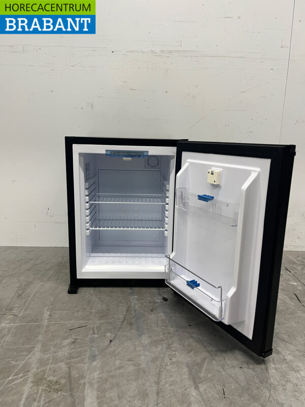 Polar GE579 Minibar Mini fridge 29 liters 230V Catering - Image 4