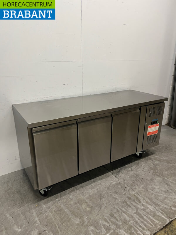 Polar G597 stainless steel Refrigerated Workbench 3 doors 179,5 cm 230V Horeca - Image 3