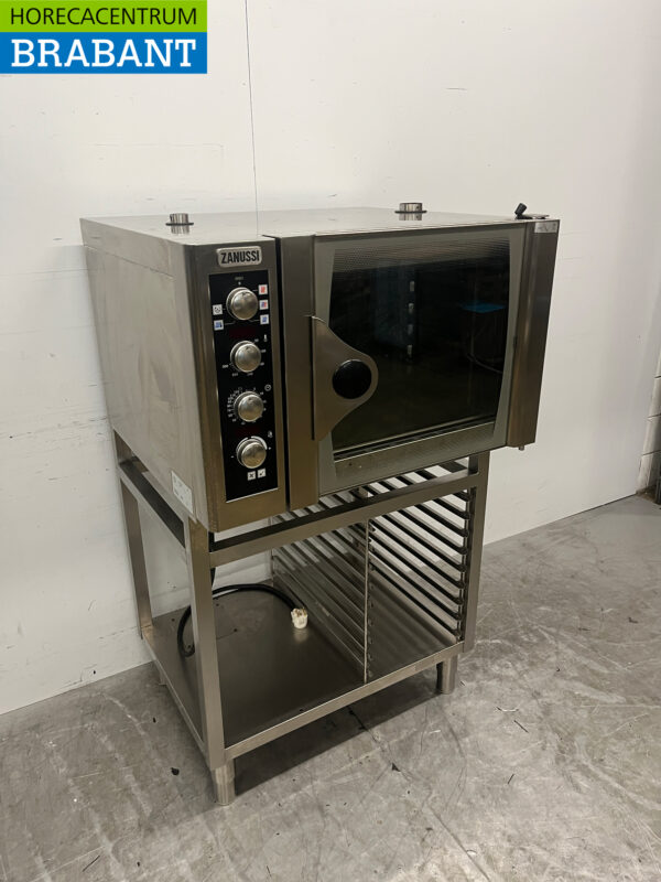 Stainless steel Zanussi Combi steamer 6 x 1/1 GN with base 400V Horeca - Image 3