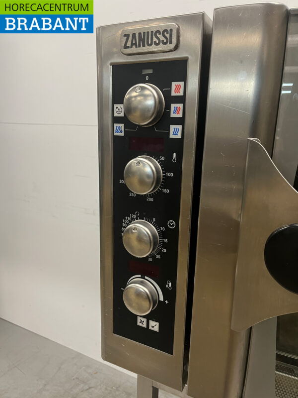 Stainless steel Zanussi Combi steamer 6 x 1/1 GN with base 400V Horeca - Image 6