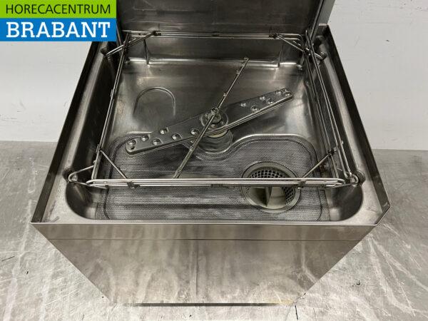 Stainless steel Zanussi Sliding dishwasher with drain pump 400V Catering - Image 4