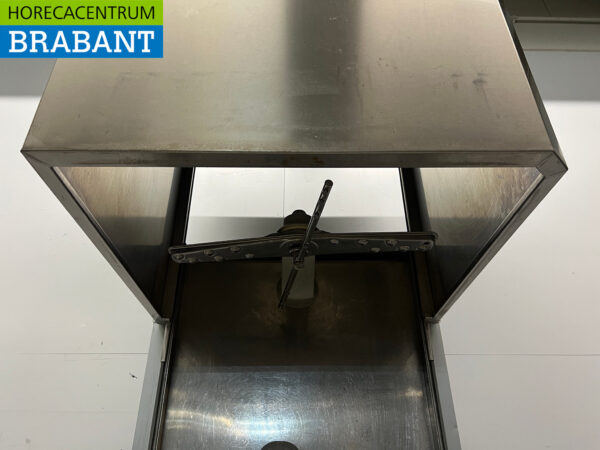 Stainless steel Zanussi Sliding dishwasher with drain pump 400V Catering - Image 5