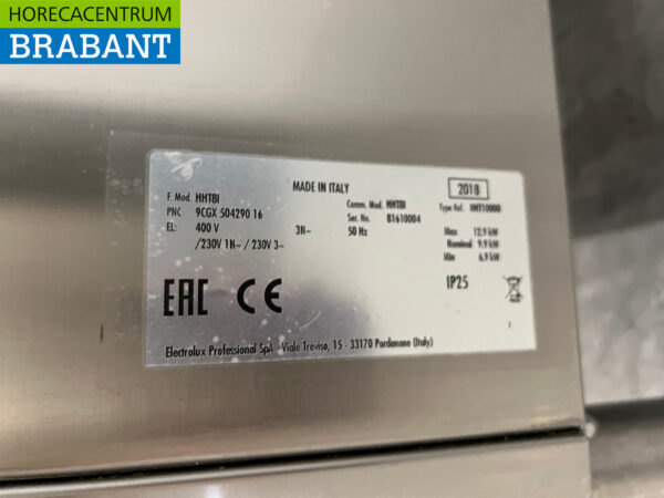 Stainless steel Zanussi Sliding dishwasher with drain pump 400V Catering - Image 7