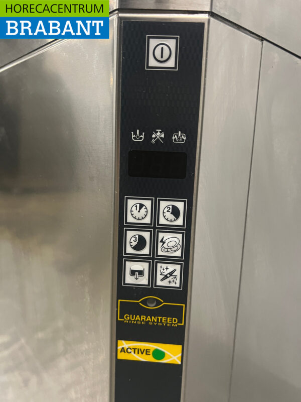 Stainless steel Zanussi Sliding dishwasher with drain pump 400V Catering - Image 6