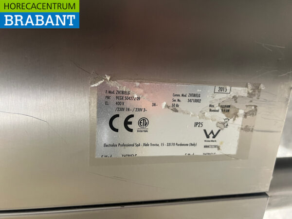 Stainless steel Zanussi Sliding dishwasher with drain pump 400V Catering - Image 7