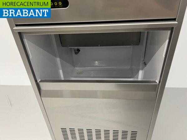 HCB stainless steel Peeling ice machine Chushed ice 150 kg per day 230V Catering - Image 7