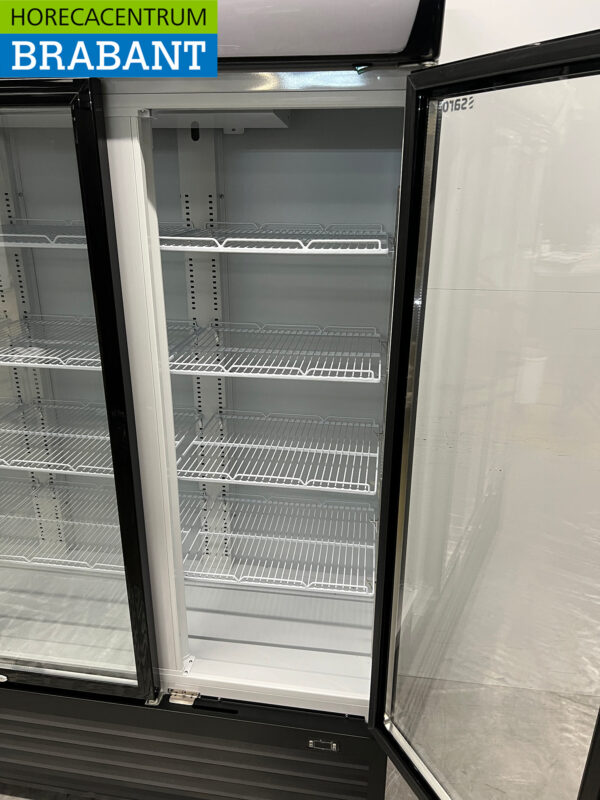 Saro 3 Door Glass Door Refrigerator 1065 liters 230V Catering - Image 5