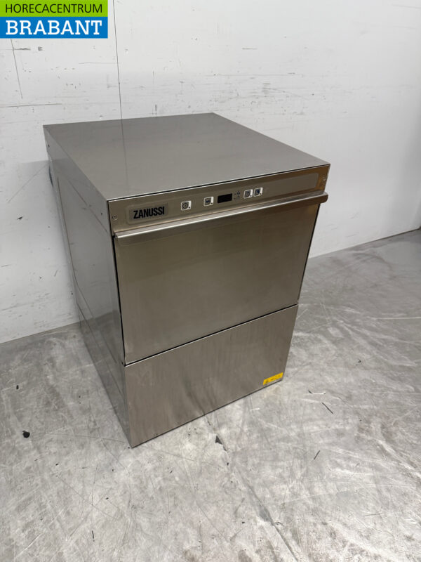 Stainless steel Zanussi Dishwasher 400V Catering - Image 3