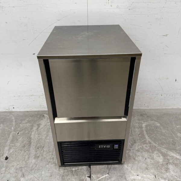 Stainless steel ITV Quasar ice cube machine 34 kg per day 12 kg bunker 230V Horeca