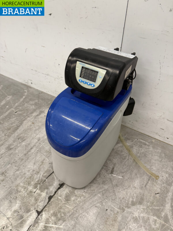 Century Compact Automatic Water Softener 1050 liters per hour 230V Hospitality - Image 2
