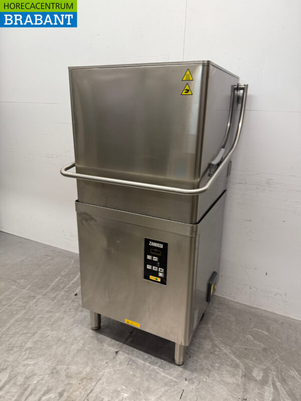 Stainless steel Zanussi Sliding dishwasher 400V Catering - Image 2