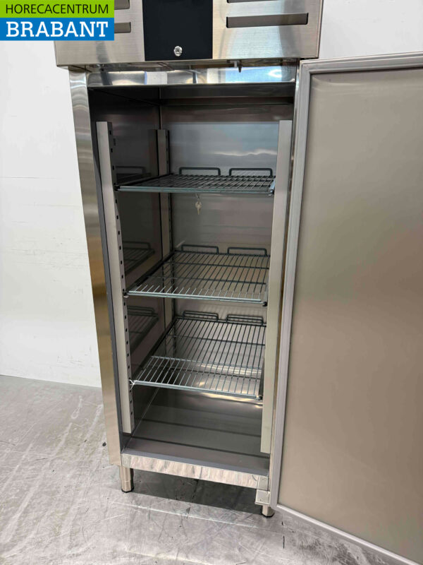 Combisteel Refrigerator Cooling 650 liters 230V Horeca - Image 4