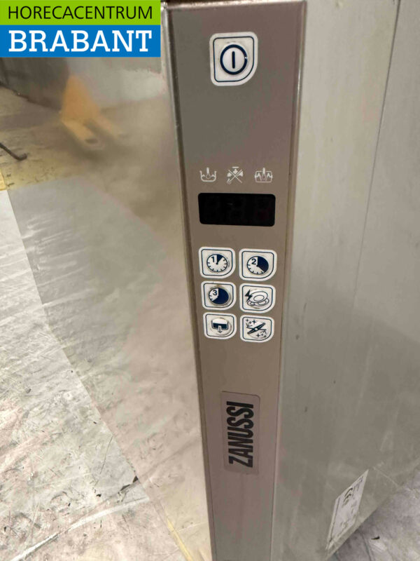 Stainless steel Zanussi HHT8 Sliding dishwasher 400V Catering - Image 6