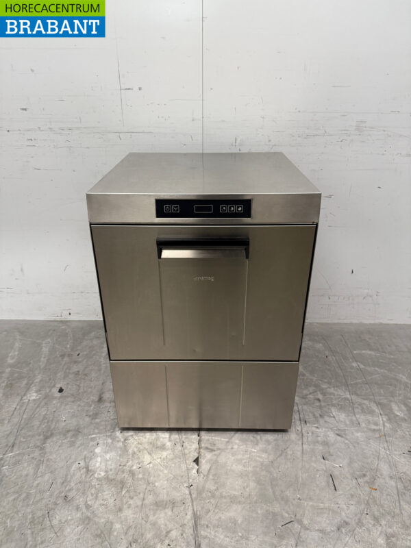 Stainless steel Smeg Dishwasher with drain pump 400V Horeca