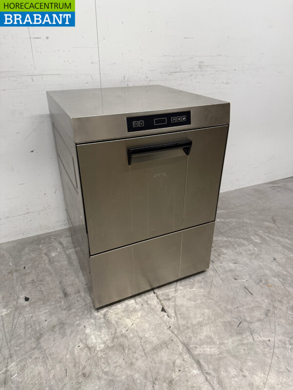 Stainless steel Smeg Dishwasher with drain pump 400V Horeca - Image 3