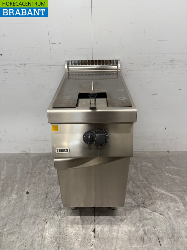 Stainless steel Zanussi Fryer 15 liter Natural gas Catering