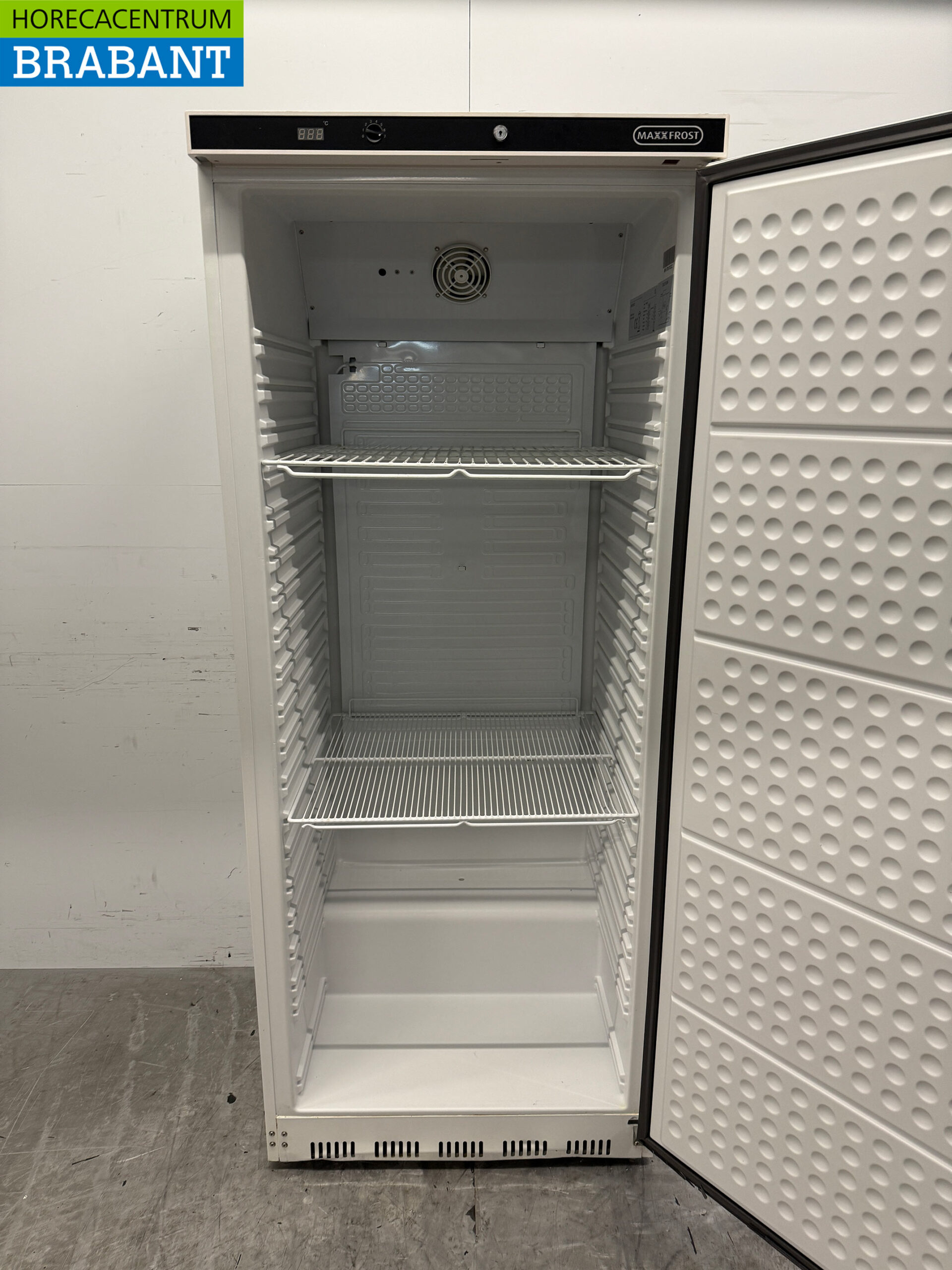 Maxxfrost Refrigerator Cooling 476 liters 230V Horeca - Image 4