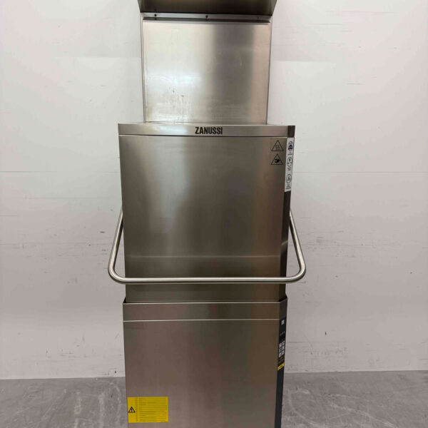 Stainless steel Zanussi Pass-through dishwasher with heat recovery 400V Horeca
