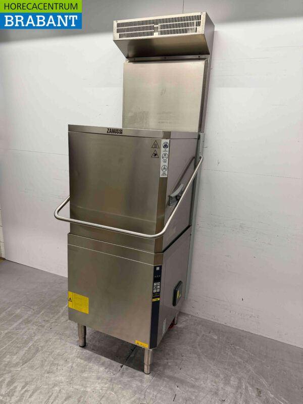 Stainless steel Zanussi Pass-through dishwasher with heat recovery 400V Horeca - Image 2