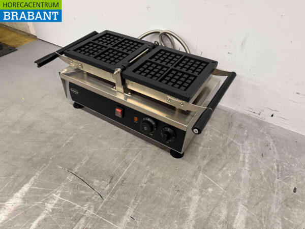 Combisteel stainless steel tilting waffle iron with timer 230V Catering - Image 3