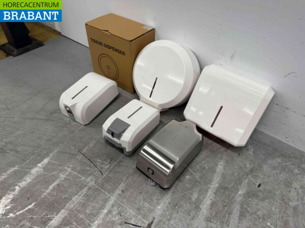 Various sanitary ware, 3 soap dispensers and 3 paper dispensers Catering - Image 3