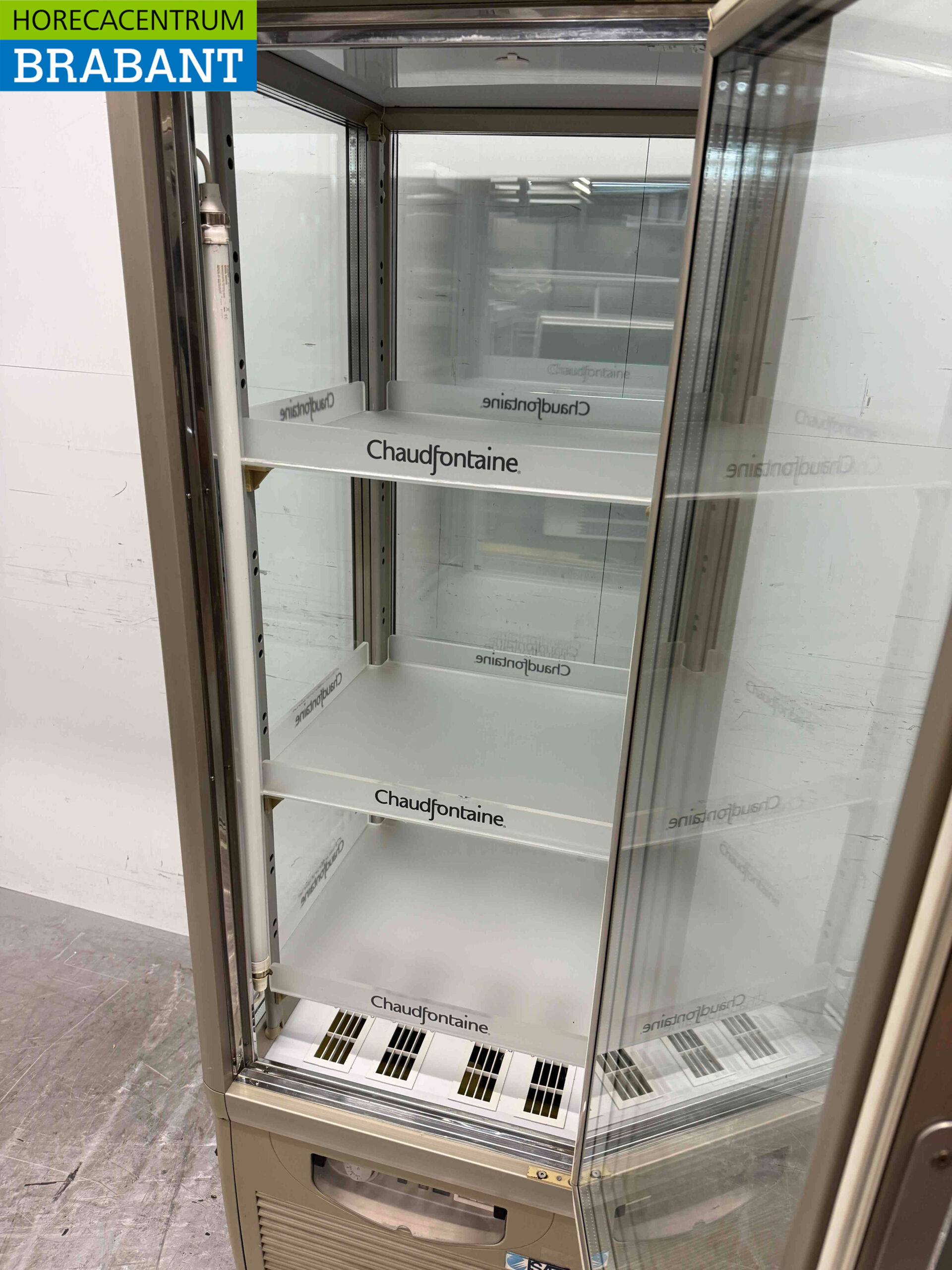 Isa Cristal Palace Refrigerated Display Case Cooling 350 liters 230V Catering - Image 4