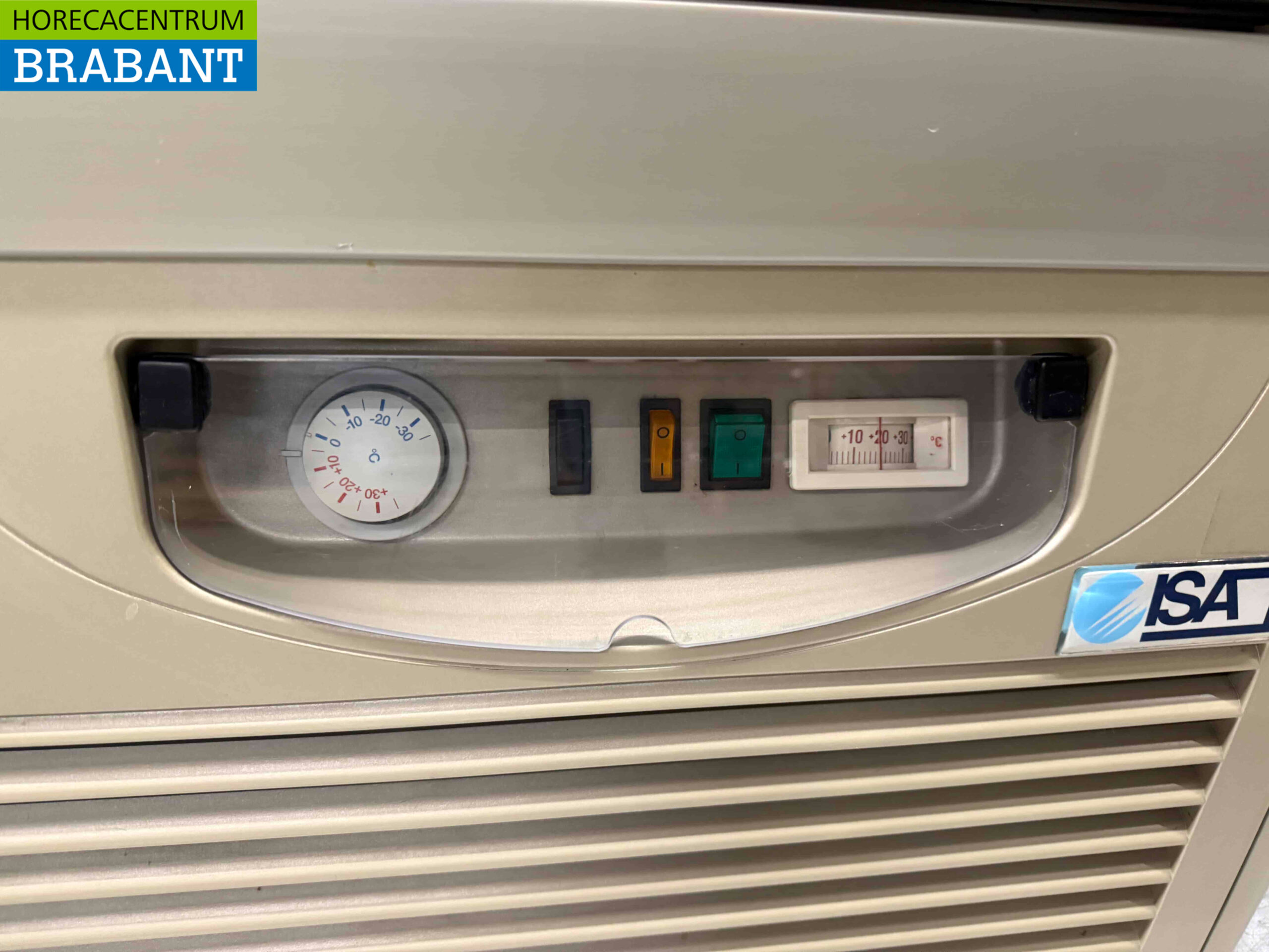 Isa Cristal Palace Refrigerated Display Case Cooling 350 liters 230V Catering - Image 5