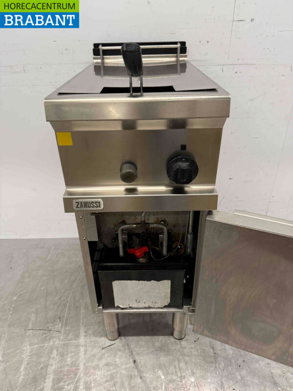 Stainless steel Zanussi Fryer 14 liters Natural gas Catering - Image 4
