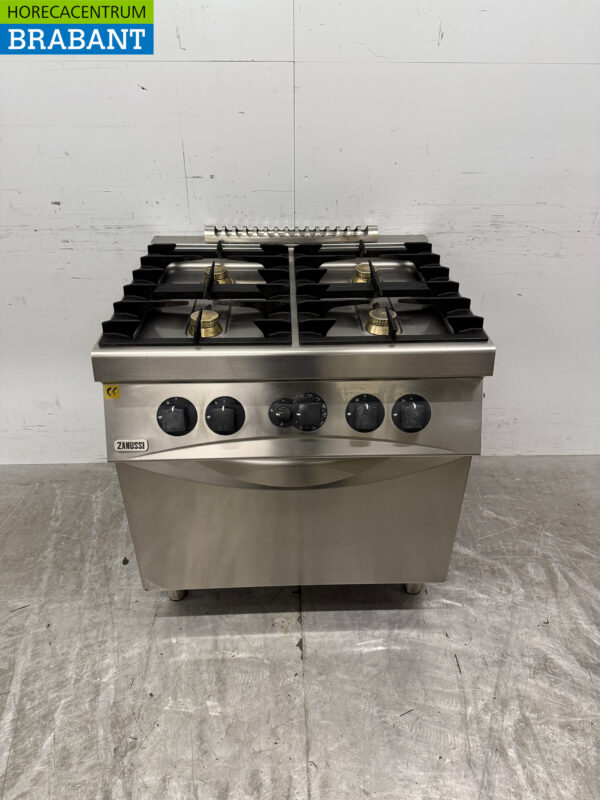 Stainless steel Zanussi 4 Burner Gas Stove with oven 3 x 2/1 GN GAS Horeca