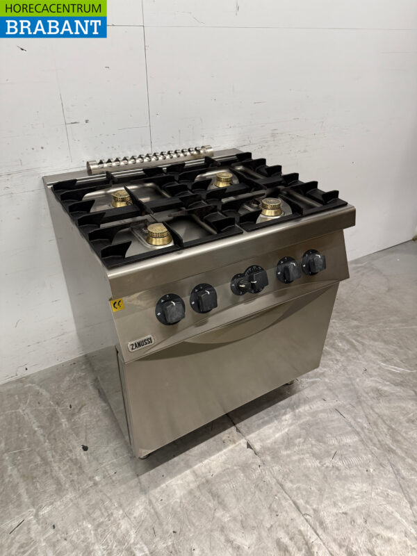 Stainless steel Zanussi 4 Burner Gas Stove with oven 3 x 2/1 GN GAS Horeca - Image 3