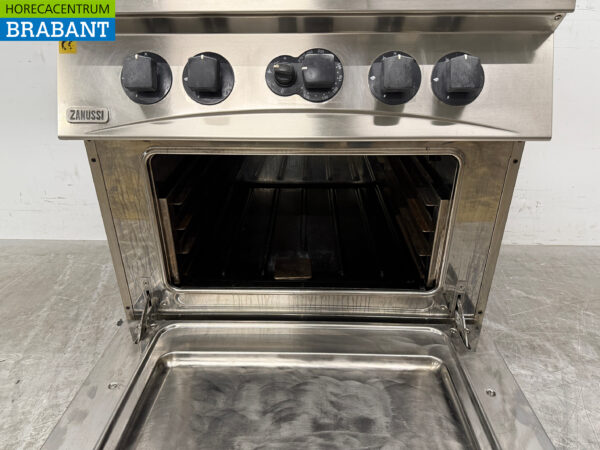 Stainless steel Zanussi 4 Burner Gas Stove with oven 3 x 2/1 GN GAS Horeca - Image 5