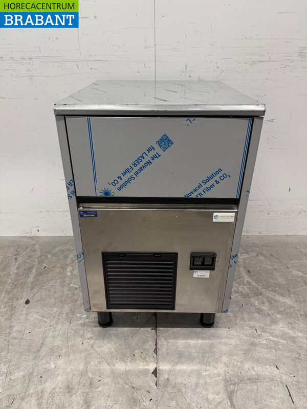 Stainless steel Combisteel Ice cube machine 32 kg/pd 230V Horeca