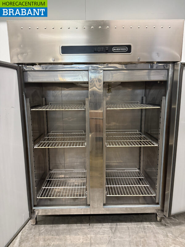 Stainless steel Maxxfrost Double door Refrigerator 1300 liters 230V Catering - Image 4