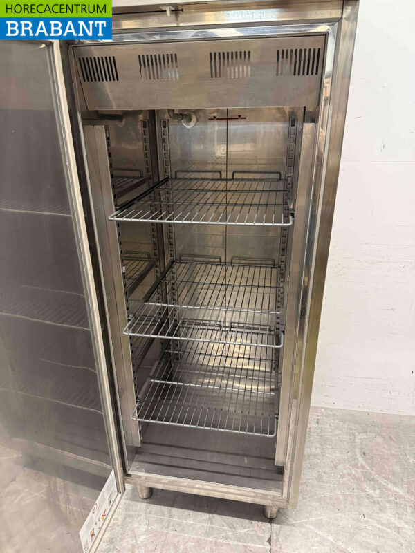 Stainless steel Electrolux Freezer 600 liters 230V Catering - Image 4