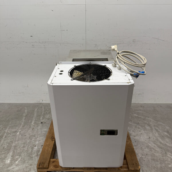 Combisteel Refrigeration Unit Refrigeration Unit Plug-in Monoblock Wall Unit 10.4 m3 230V Horeca
