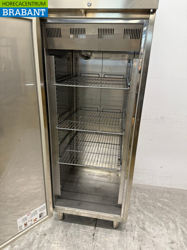 Stainless steel Zanussi Refrigerator 640 liters 230V Catering - Image 4
