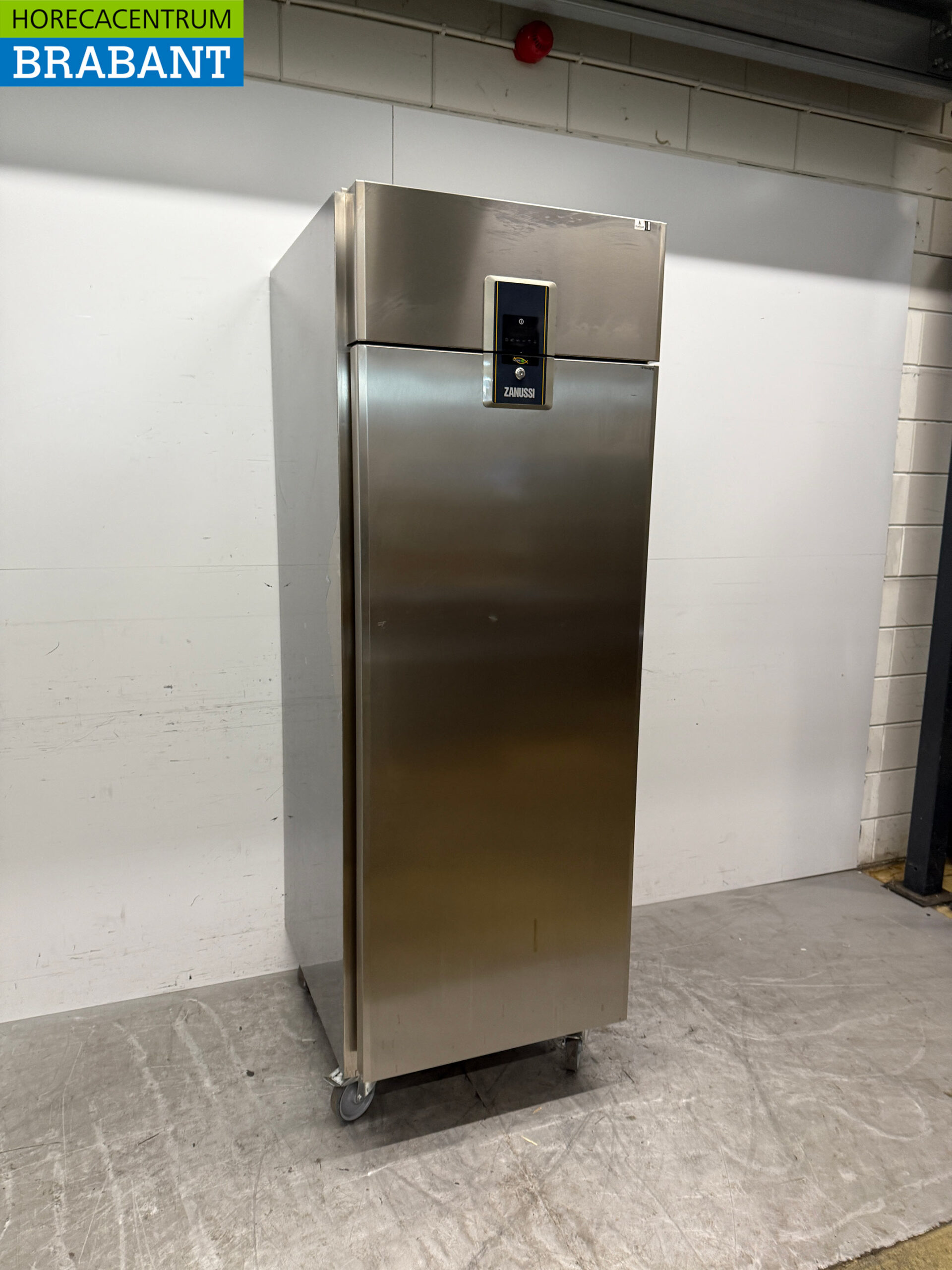 Stainless steel Zanussi Refrigeration Mobile 670 liters 230V Catering - Image 3