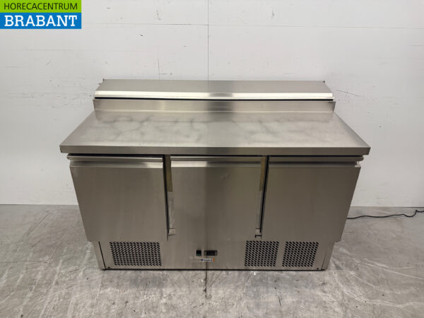 Stainless steel Amitek Saladette Refrigerated Workbench 3 Doors 136,5 cm 230V Horeca