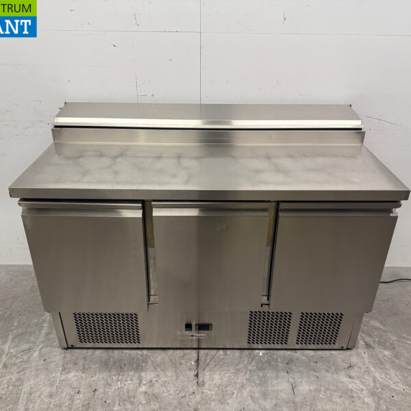 Stainless steel Amitek Saladette Refrigerated Workbench 3 Doors 136,5 cm 230V Horeca