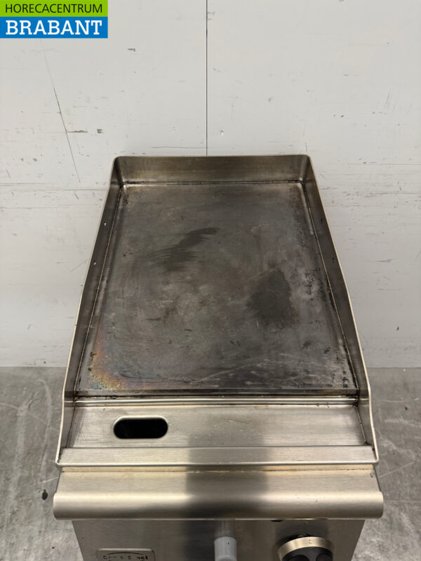 Stainless steel Combisteel Smooth Baking Plate 40 cm GAS Horeca - Image 4