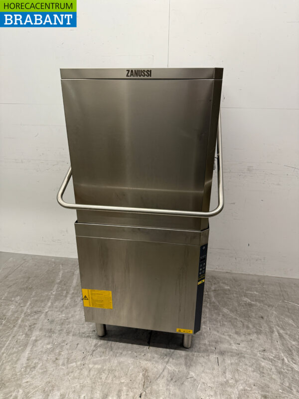 Stainless steel Zanussi Sliding dishwasher 400V Catering