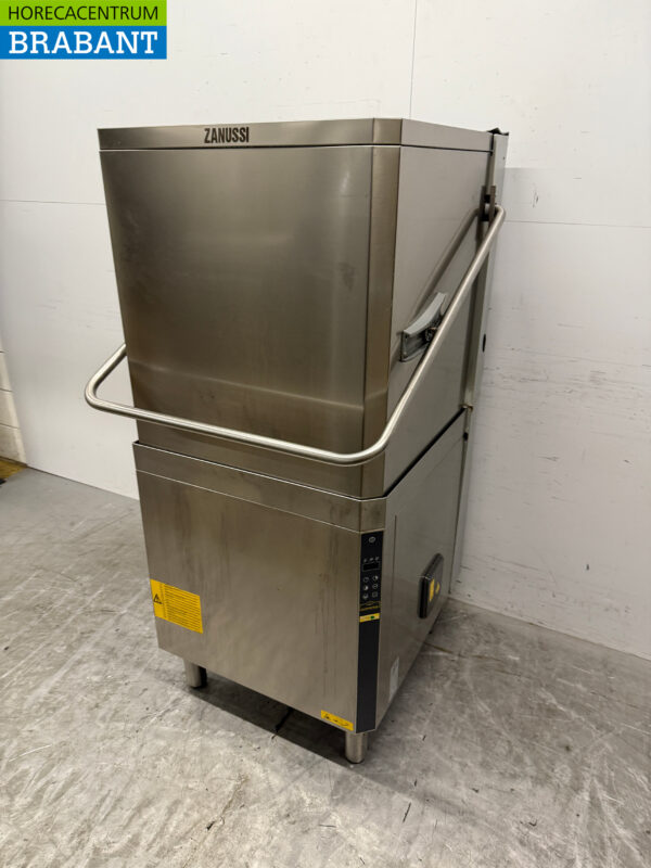 Stainless steel Zanussi Sliding dishwasher 400V Catering - Image 2