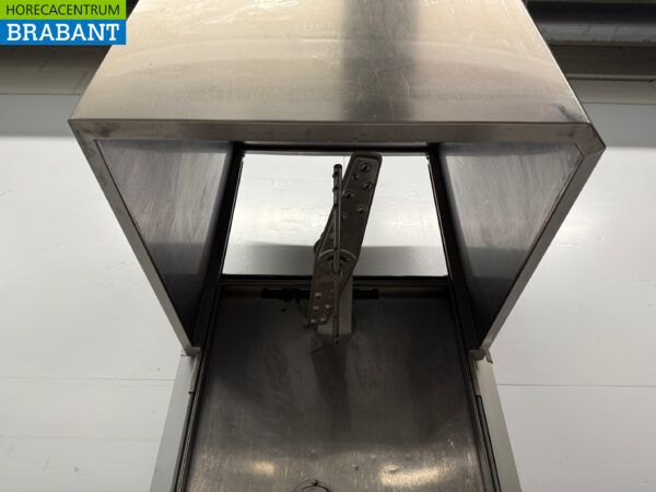 Stainless steel Zanussi Sliding dishwasher 400V Catering - Image 5