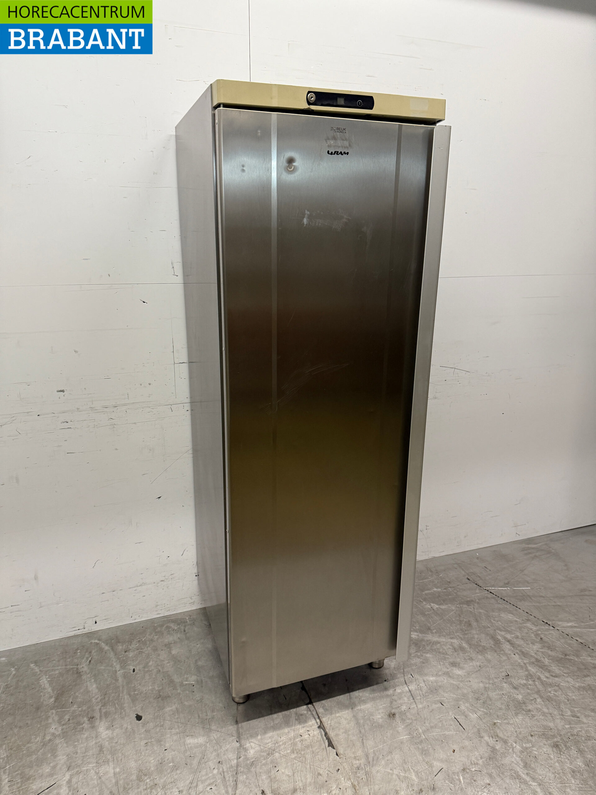 Stainless steel Gram Refrigeration 346 liters 230V Catering - Image 3
