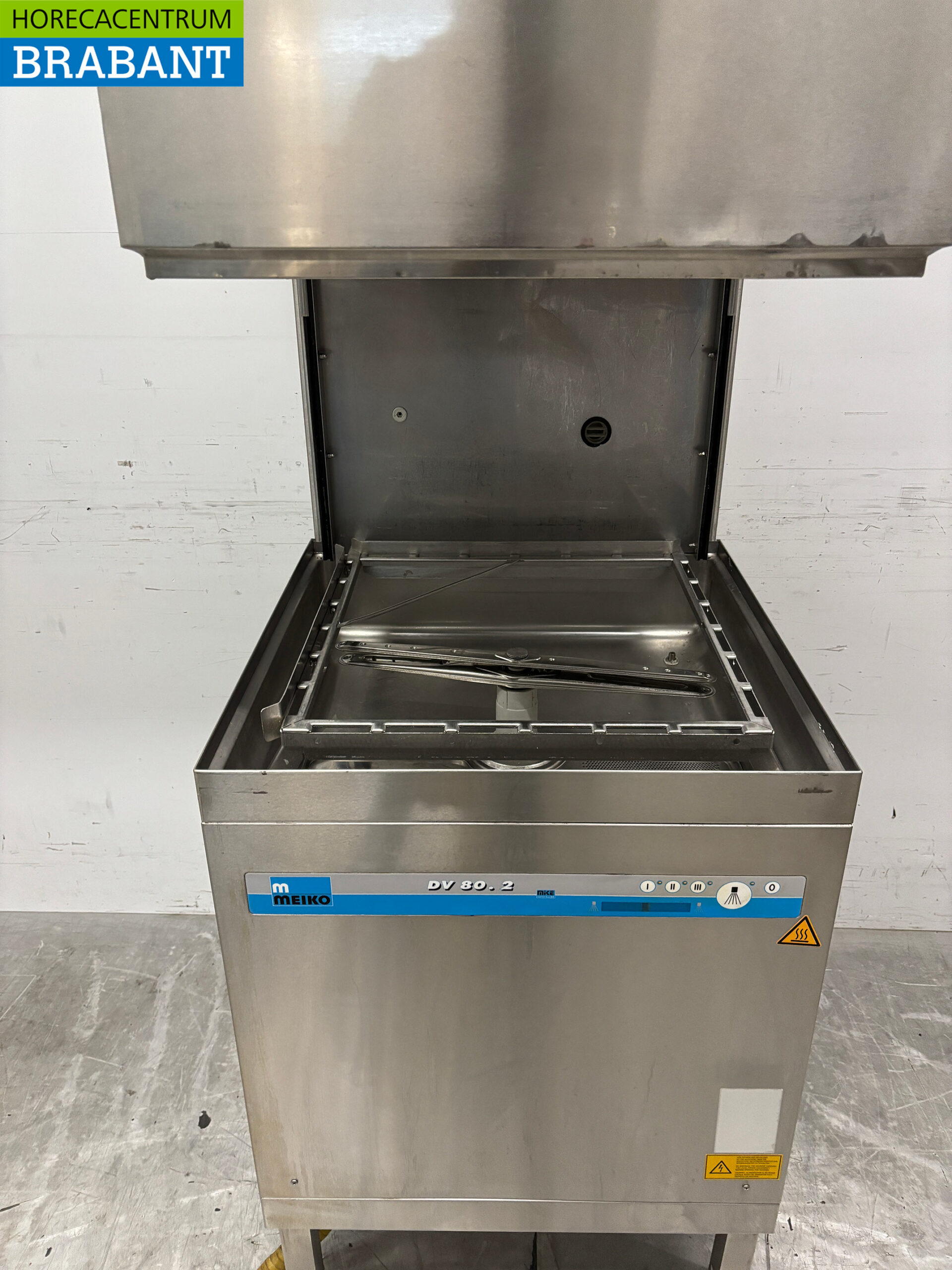 Stainless steel Meiko Sliding dishwasher with drain pump 400V Catering - Image 4