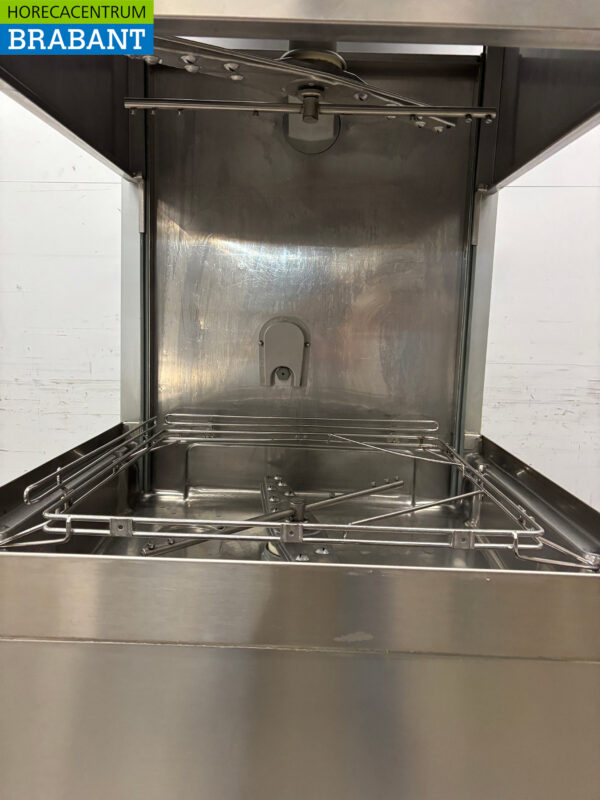 Stainless steel Zanussi Sliding dishwasher with drain pump 400V Catering - Image 6